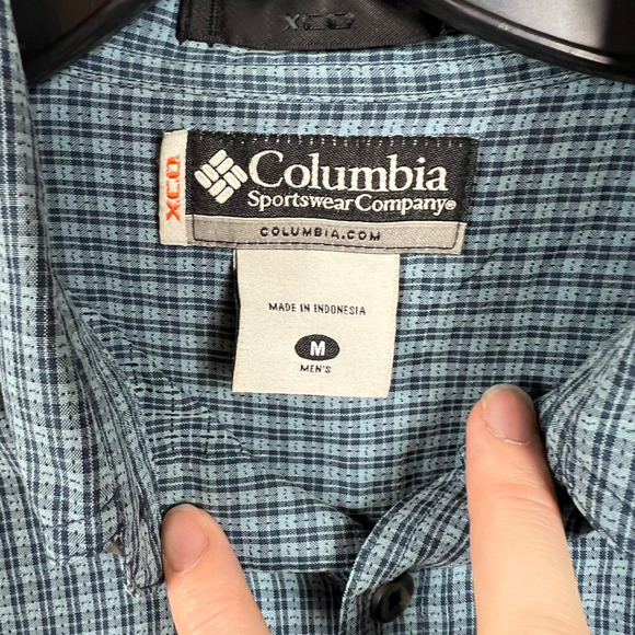 Columbia two toned blue plaid button up long sleeve shirt. Hiking - Picture 6 of 8